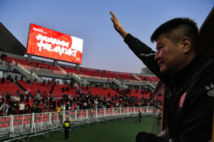 辽宁铁人1-0锁定中甲冠军，2928天后重返中超迎来新篇章