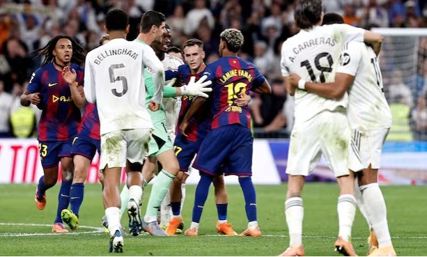 姆巴佩6球压制巴萨！皇马2-1豪取西甲关键胜利，哈维-阿隆索换人引风波