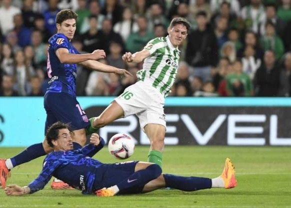 西甲死磕再起！贝蒂斯主场迎战马竞阵容全曝光，谁能破防？