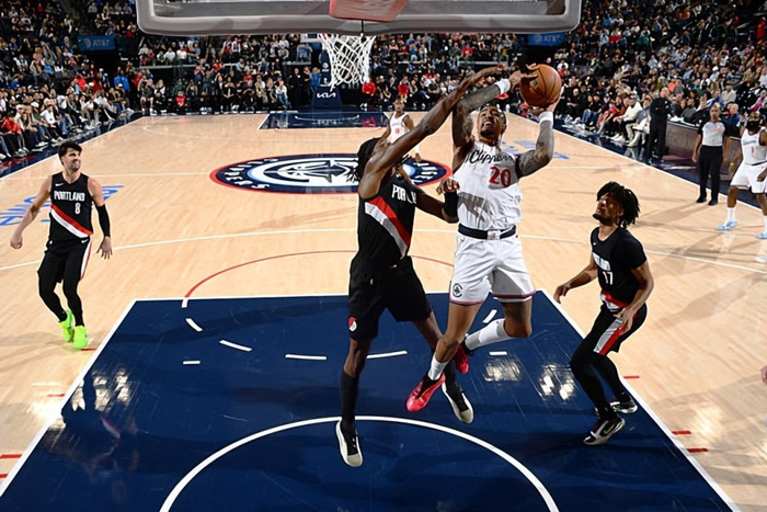 快船114比107硬刚开拓者，科林斯锋线表现爆炸出彩