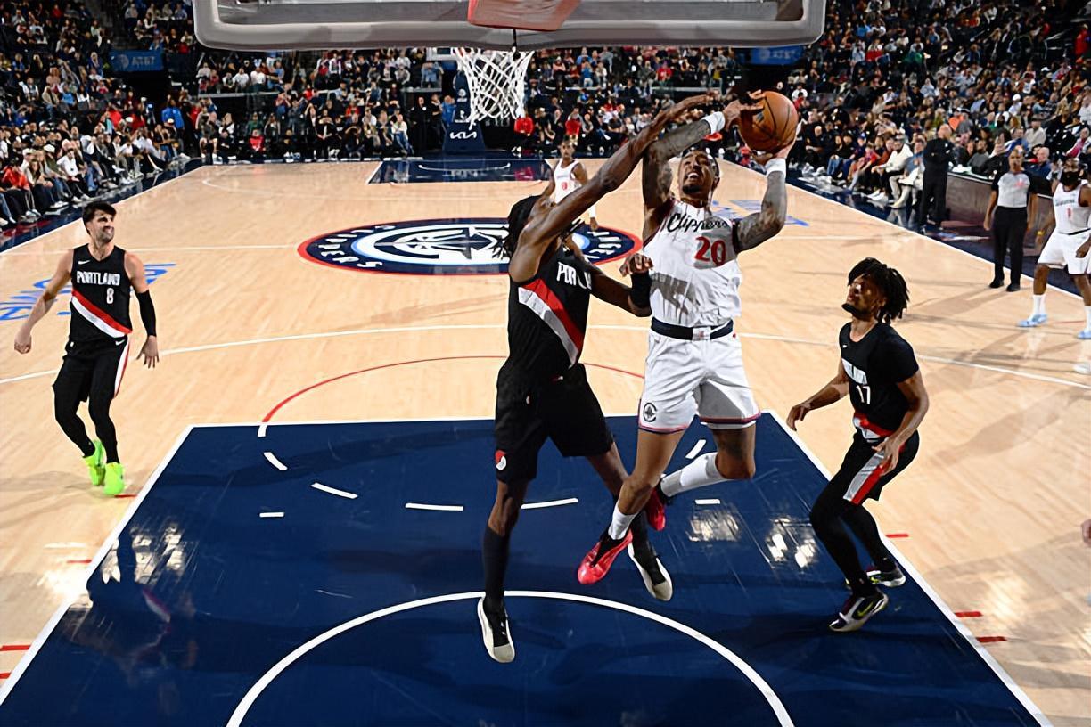 快船队114-107险胜开拓者，科林斯替补16分显攻守价值