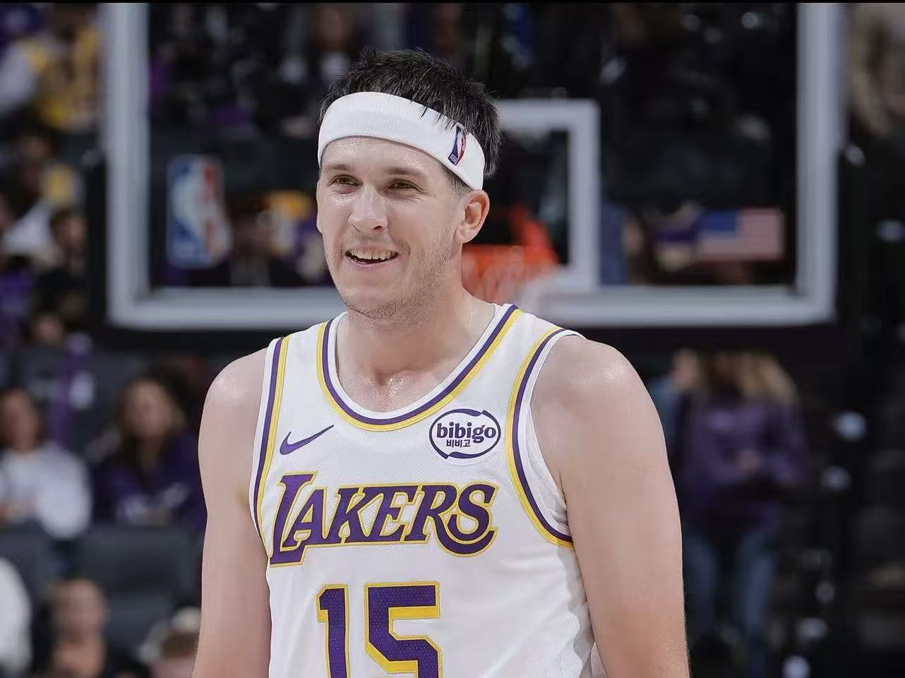 里夫斯51分砍翻国王，湖人两巨头缺阵下的NBA单骑传说