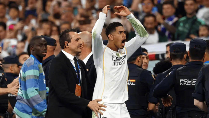 皇马2-1巴萨：贝林厄姆一脚定胜负，基利安·姆巴佩成放大镜