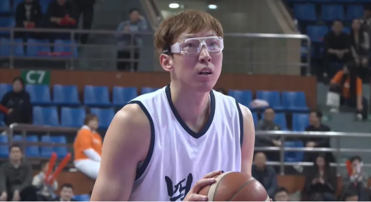 109分狂胜！CBA名宿齐上阵，四川全运用钱堆出了场面和质疑