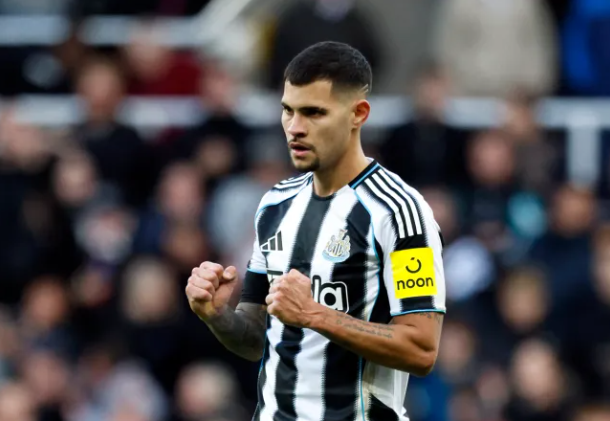 纽卡英超2-1取胜，吉马良斯谈半空返航：航班惊魂比补时还长