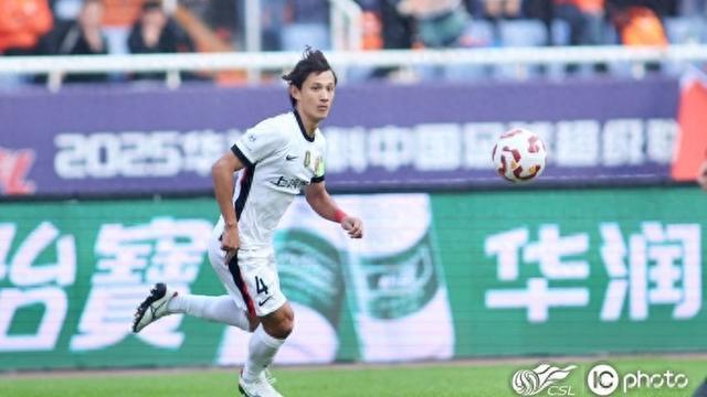 海港仅1分领先，中超收官两轮像坐过山车，鲁能把人狠狠敲醒