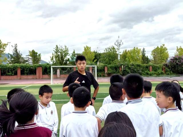 达州5-0横扫对手，33岁张恒盼首球，川超的另类英雄