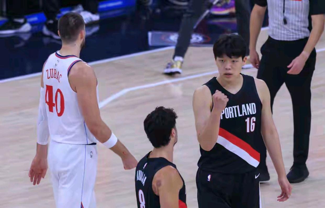 107-114败北：杨瀚森三场场均5.6分钟，NBA开拓者新秀在快船队面前被放大检阅