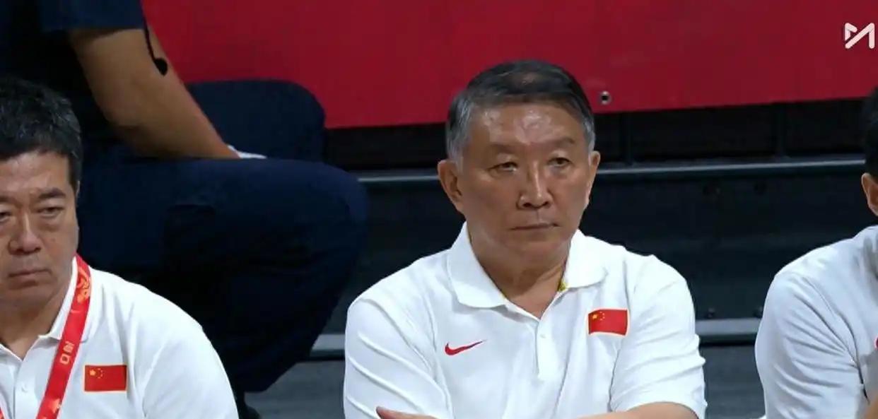 5位老将基本无望！宫鲁鸣时代中国女篮新老交替的2个现实问题