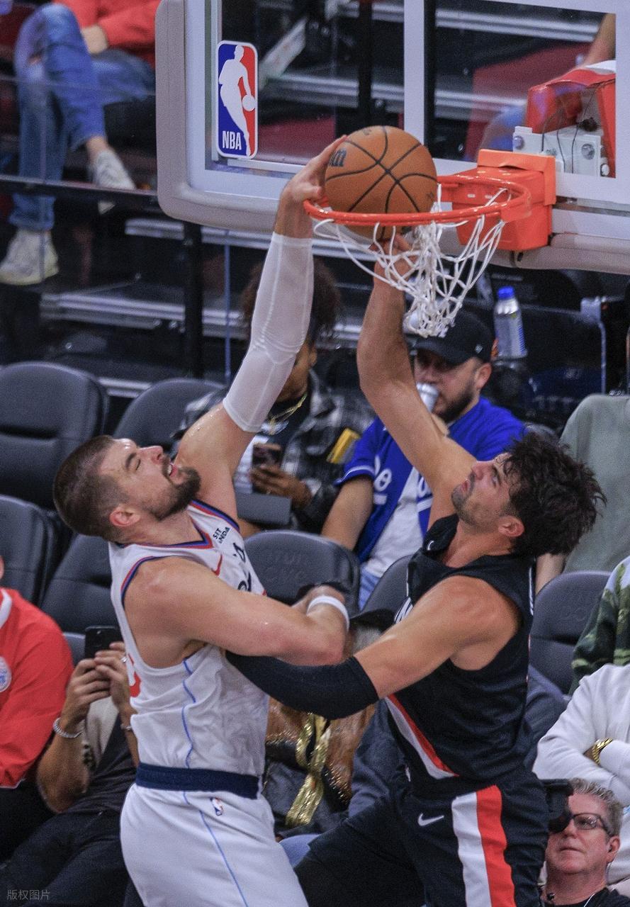 快船114-107拿下2胜1负开局，卢指导把祖巴茨当轴心，NBA那些三分神话碎了