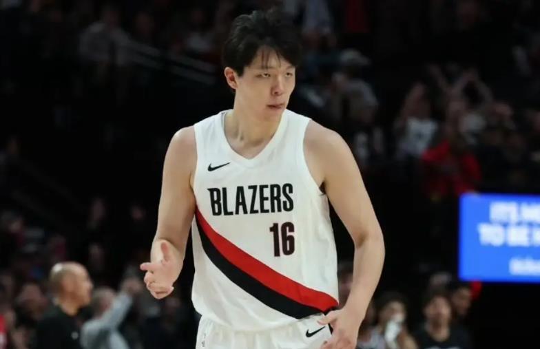 3场场均5.7分钟，杨瀚森在NBA被边缘化，开拓者到底怎么用人？