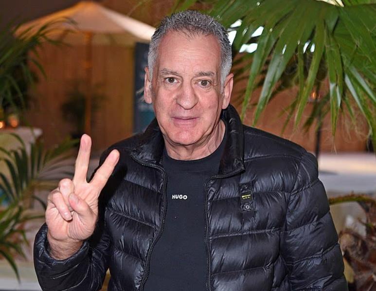 莱万14天回归合练，巴萨争西甲榜首路上多了个强心针