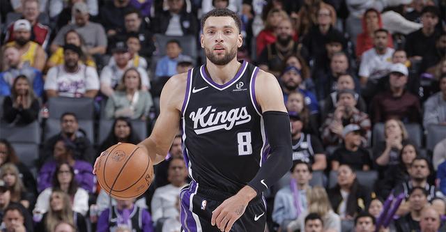 127-120！里夫斯51分点燃湖人，克里斯蒂为罚球找借口，国王败局谁来背？