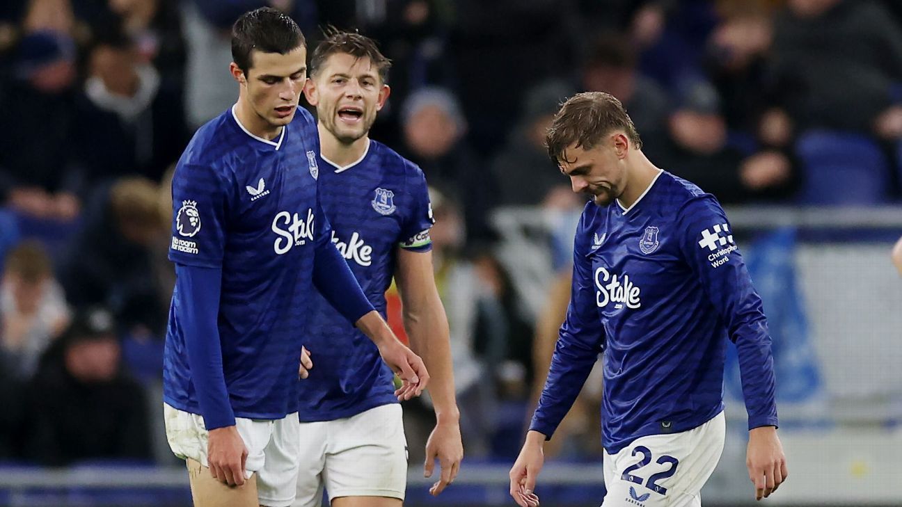 英超埃弗顿新球场首败0-3被热刺打脸，尴尬氛围暴露球队真相