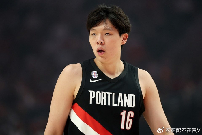 10月26日两场镜像：杨瀚森NBA正赛仅5分钟，王仕鹏劝他去发展联盟练级
