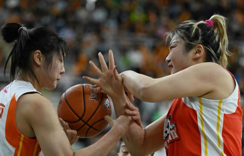 1080万工资帽砍断WCBA豪华梦：四川女篮三将谁能留？