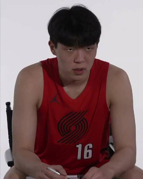 杨瀚森1封夏联信被翻出，NBA和CBA两条路像选菜单有点疼