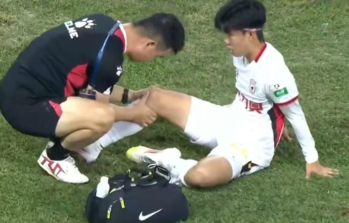 中甲第28轮:魏渝人右膝断裂,陕西宣布半年以上恢复,球队情绪比排名还低