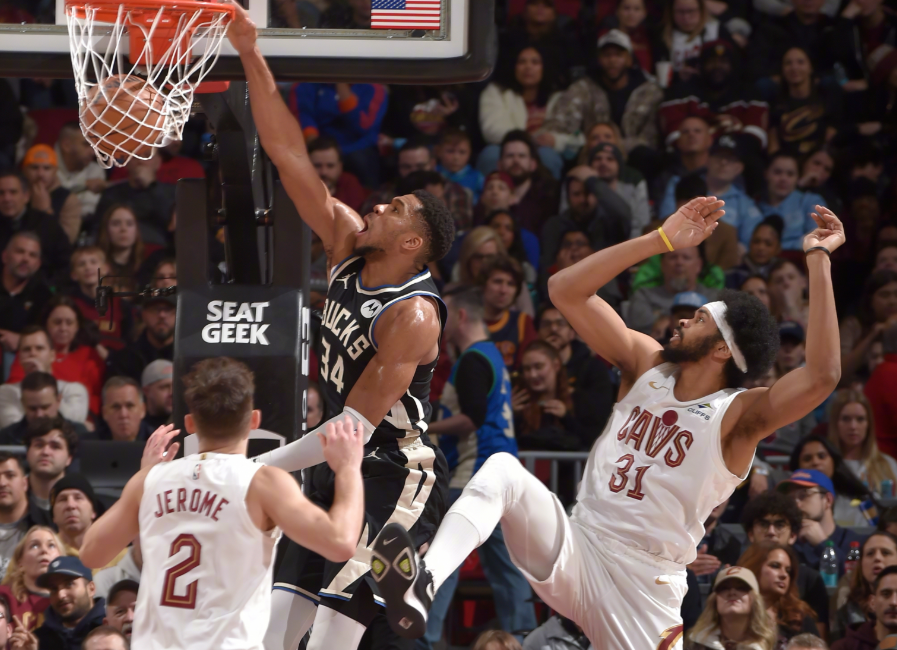 字母哥36+16+7三场压场，雄鹿队还能撑多久？