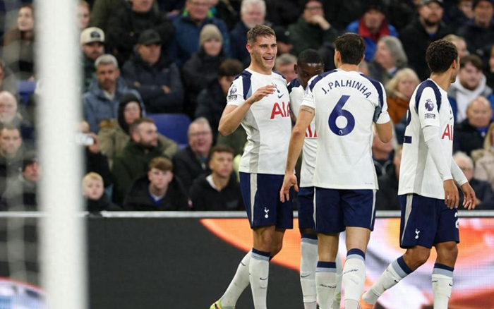 3-0！热刺第9轮客场碾压埃弗顿，范德芬头球双响送队升至第3