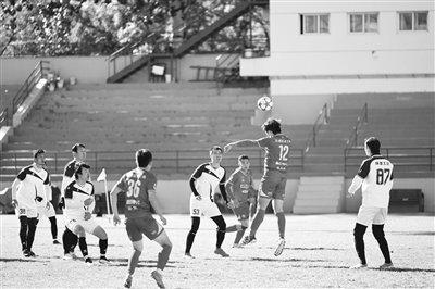 东城区2∶0击败怀柔，首都职工足球联赛淘汰赛一夜见血