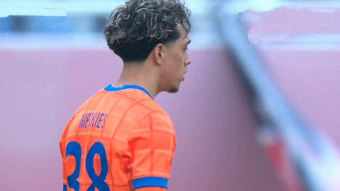 韩鹏12场6胜4平2负,中超泰山队3-1展现逼抢威力但漏洞未补