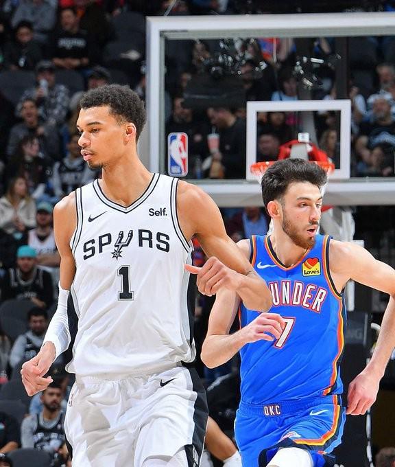 文班亚马被切特激励,NBA第1条路不是天赋而是被打醒