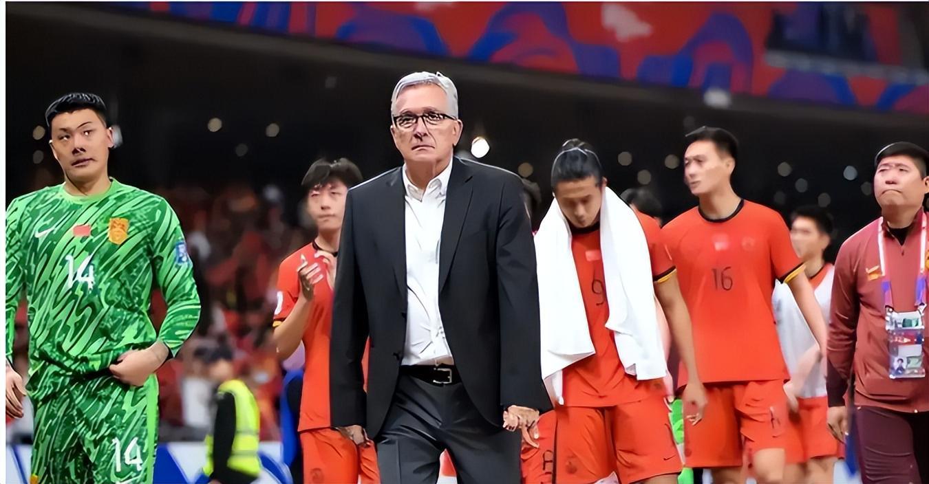 国足选帅第3号风向：中超教头冲锋，英超式焦虑还在