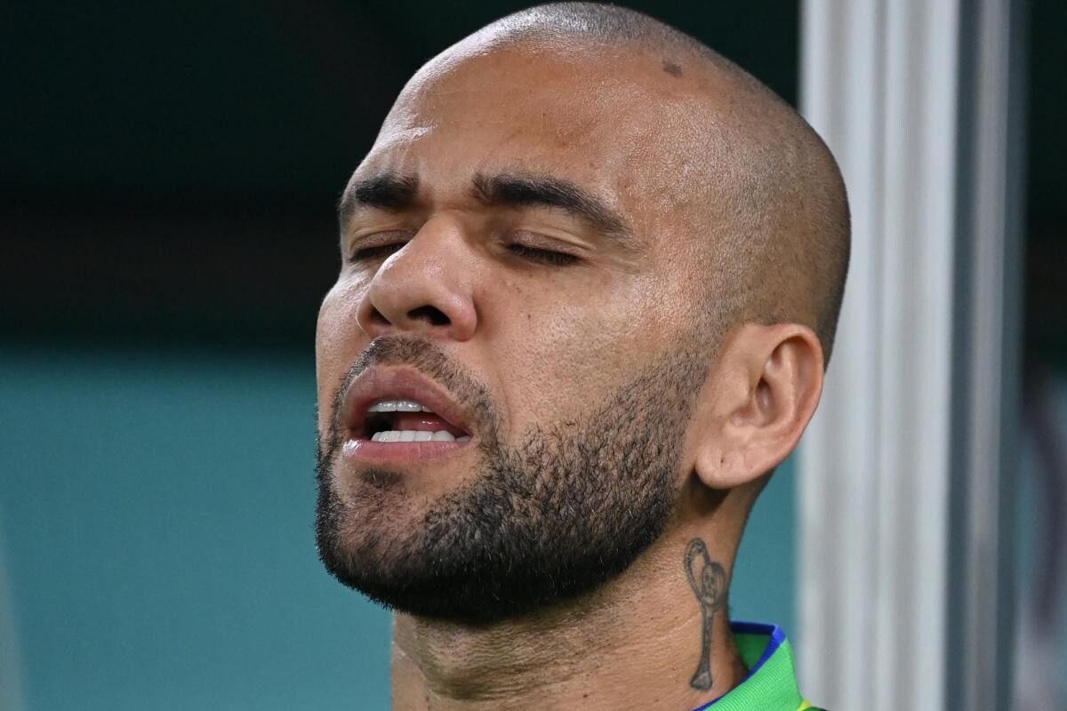 42岁阿尔维斯转身：从巴塞罗那到巴黎圣日耳曼，1条新路能走多远