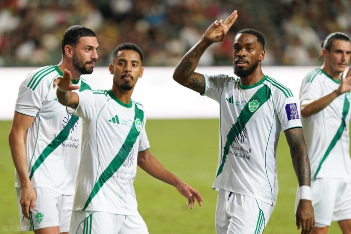 吉达国民3球完胜晋级国王杯8强，英超老兵伊万成关键