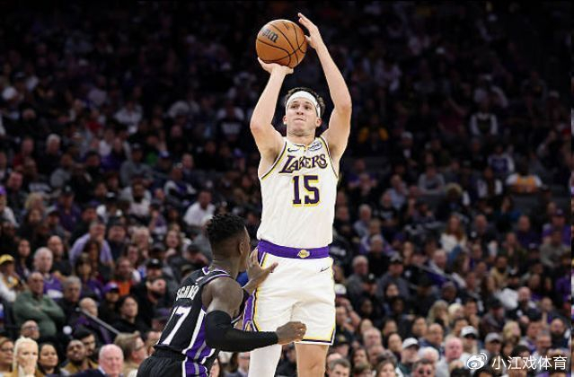 里夫斯51分！湖人127-120险胜国王，年薪13937574太划算
