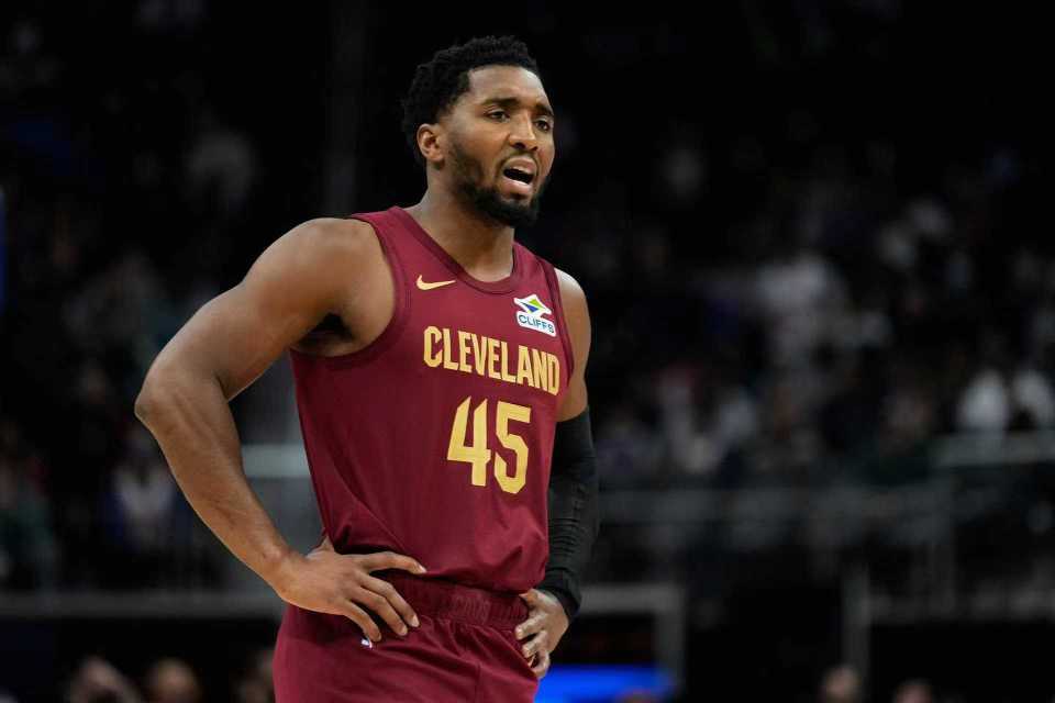 NBA: 克利夫兰骑士116-95击败活塞，米切尔35分送3连胜