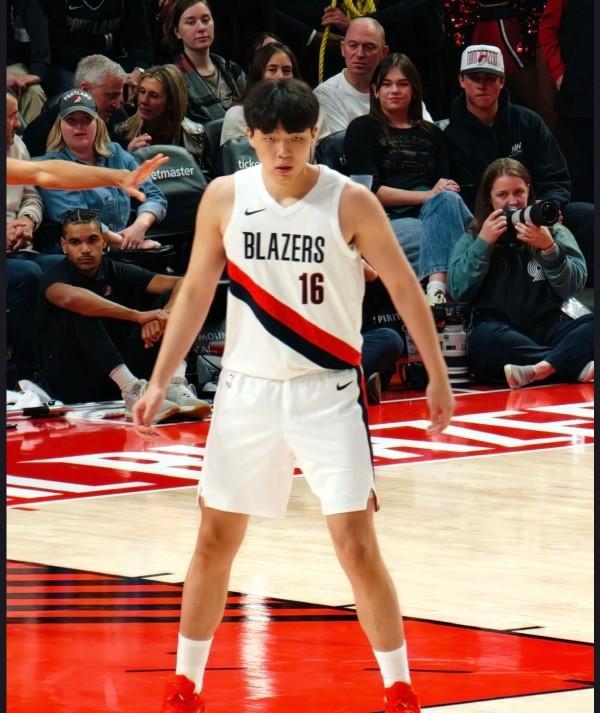 4分20秒2分1篮板，杨瀚森在NBA争位置，波特兰开拓者队轮换究竟怎么了