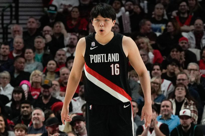 NBA 10月28日：开拓者轮换乱成3问，杨瀚森被挤成替补危机