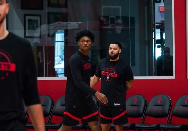 3个事实揭露火箭队首胜真相：NBA变阵把双塔按下暂停