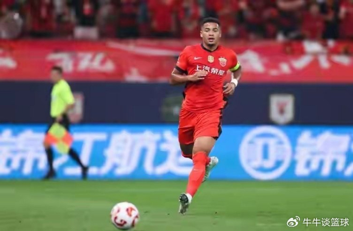 中超第28轮：山东队盯上海海港，2大疑云谁更会耍心眼