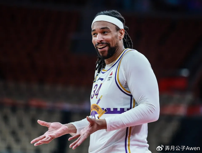 25.3分外援回归北控：CBA开局赌局，张庆鹏能收服佩里吗？