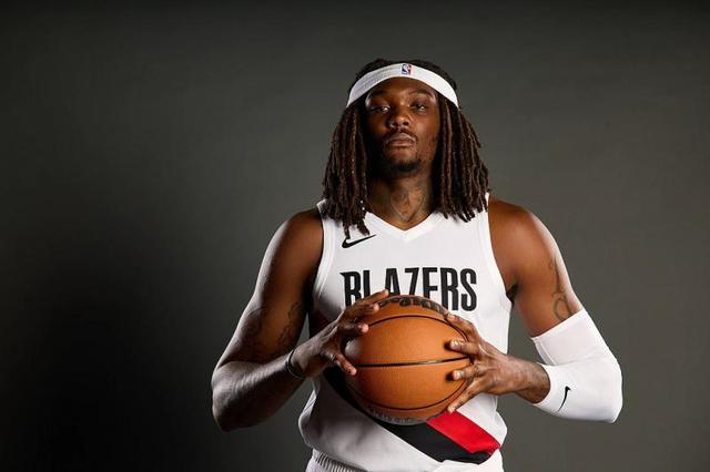 开拓者中锋大战：罗威复出后3人争一塔，杨瀚森下放概率大到90%