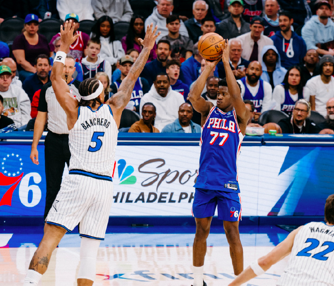 136-124！马克西43分带76人队3连胜，魔术防线像卡WiFi的旧路由