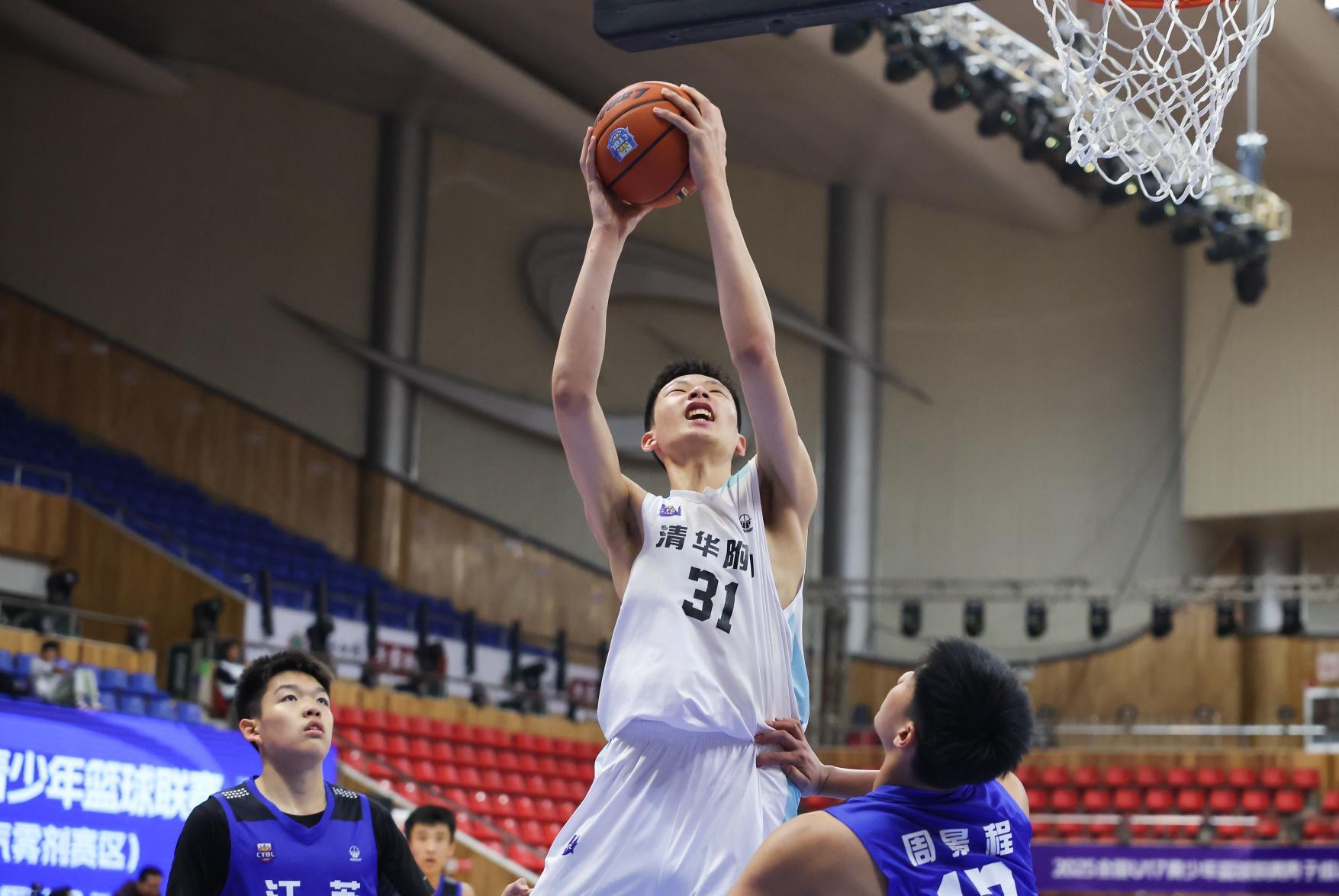 15岁长到2.15米，盖帽王赵博新用数据敲开北京男篮和中国男篮的门