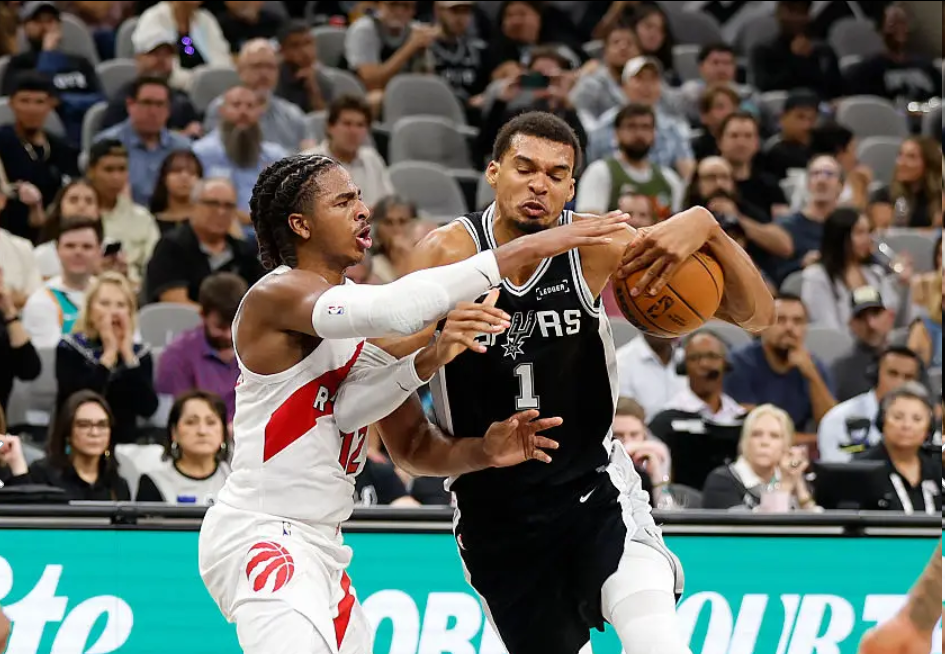 121-103大胜，马刺队开季4连胜，NBA要被热火队挡在门外？