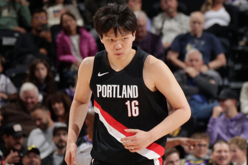 NBA第4场：杨瀚森背靠背近10分钟仅1分，开拓者和湖人谁该背锅？