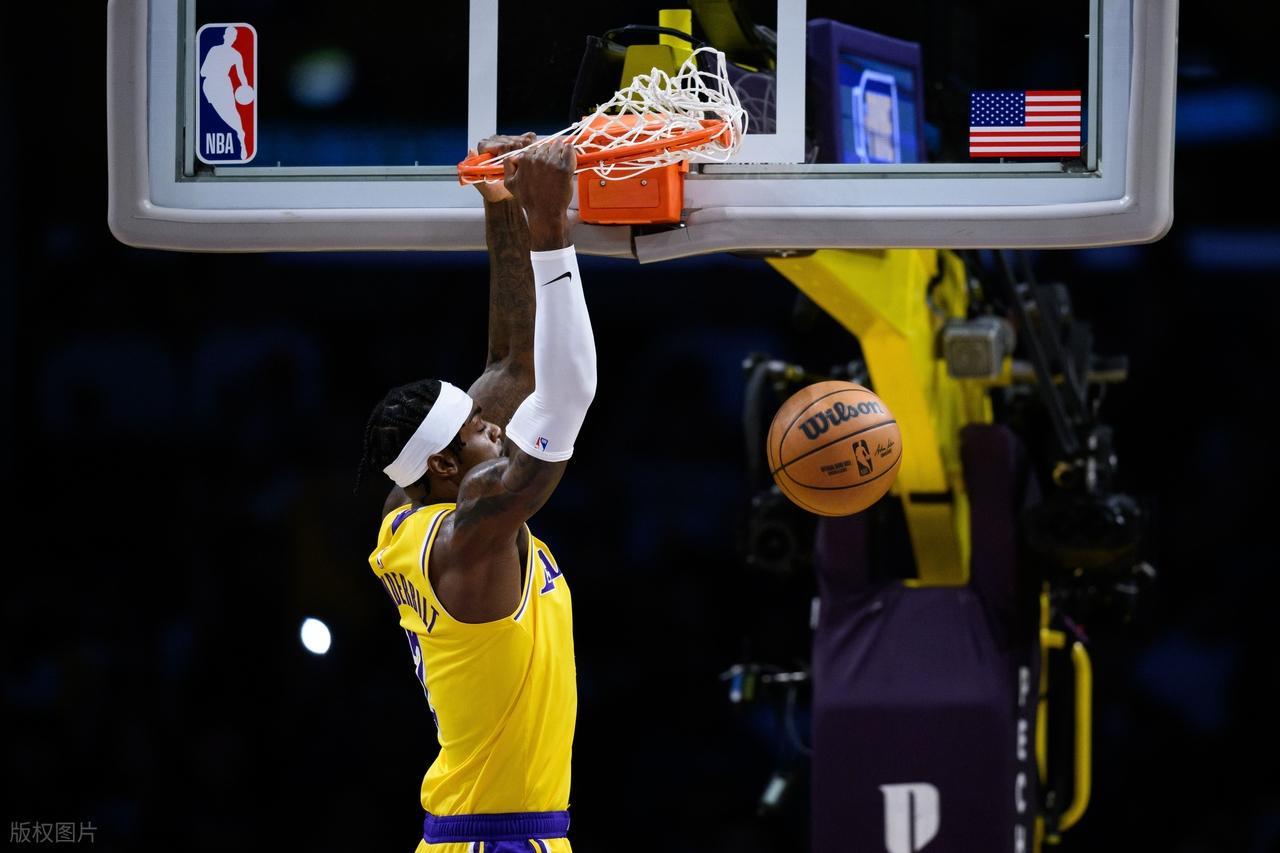 里夫斯41分还输14分？湖人背靠背被开拓者教做人（NBA）