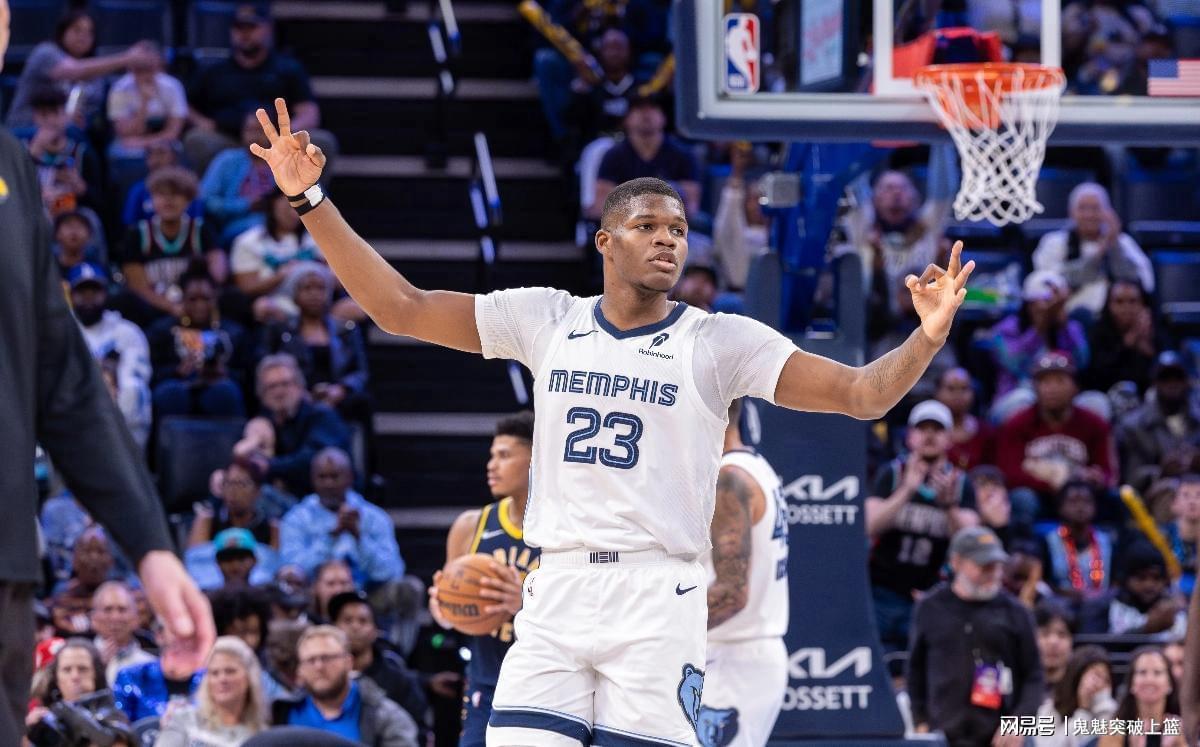 勇士131-118大胜，库明加25分掀翻孟菲斯灰熊队，NBA勇士团队火力炸裂