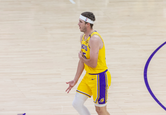 残阵湖人108-122告负，里夫斯两场92分也挡不住开拓者NBA