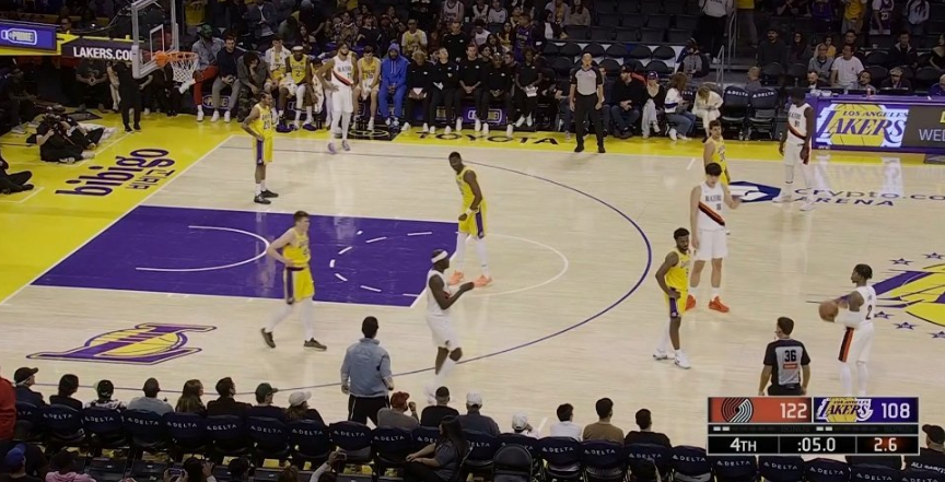 湖人108-122输球，里夫斯场均43.5分也救不了这支NBA替补军团