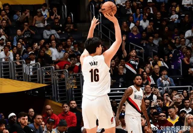 开拓者122-108胜湖人，杨瀚森9分钟拿1分，NBA新秀窗口只剩两周？