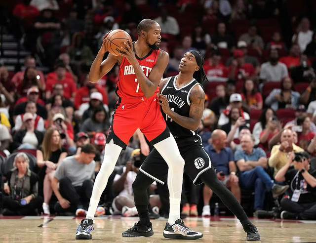 137-109！火箭首胜靠啥？乌度卡变阵一招醒脑，NBA还能这样玩吗