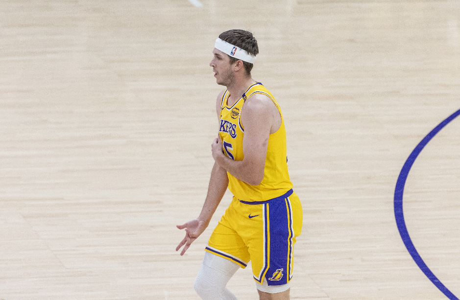 湖人108-122落败，里弗斯41分挡不住NBA攻守两端报警