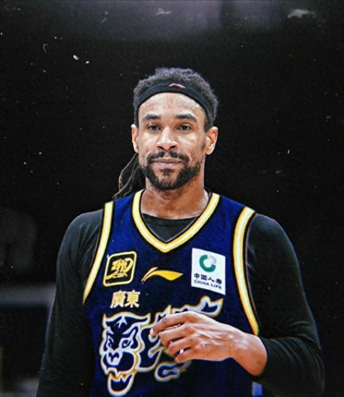 33岁萨林格加盟广东，cba卫冕路多了个能顶用还是包袱的变量？